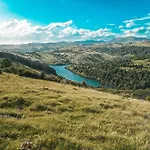 Holiday home Domacinstvo Braca Rebic