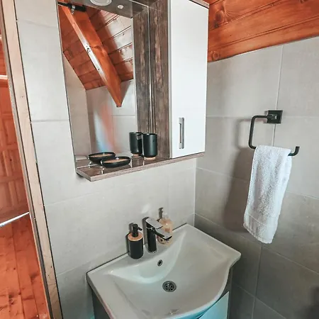 Holiday home Domacinstvo Braca Rebic