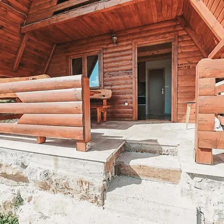 Holiday home Domacinstvo Braca Rebic *