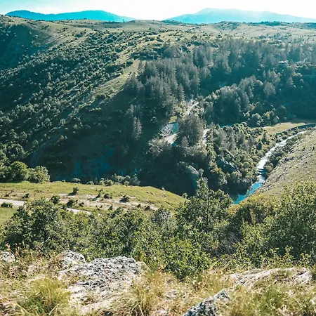 Domacinstvo Braca Rebic Ferienhaus *