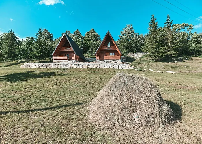 Domacinstvo Braca Rebic Holiday home *