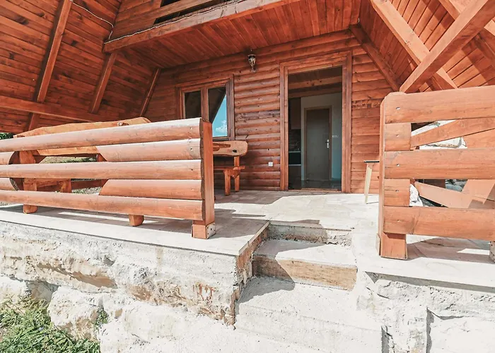 Holiday home Domacinstvo Braca Rebic *